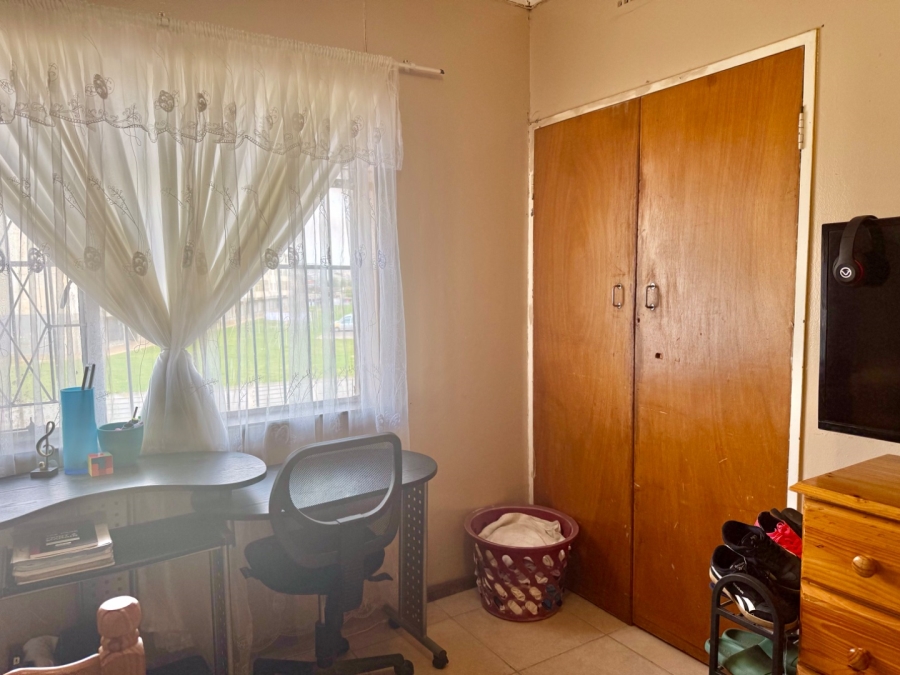 4 Bedroom Property for Sale in Algoa Park Eastern Cape